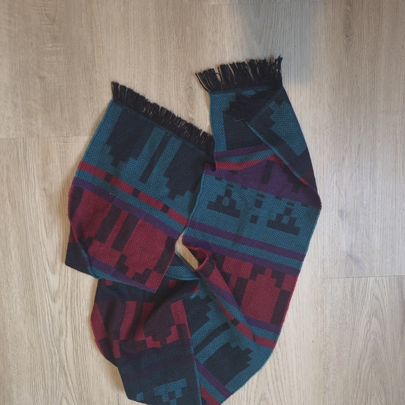 Colorful Geometric Pattern Scarf - Picture 3 of 4